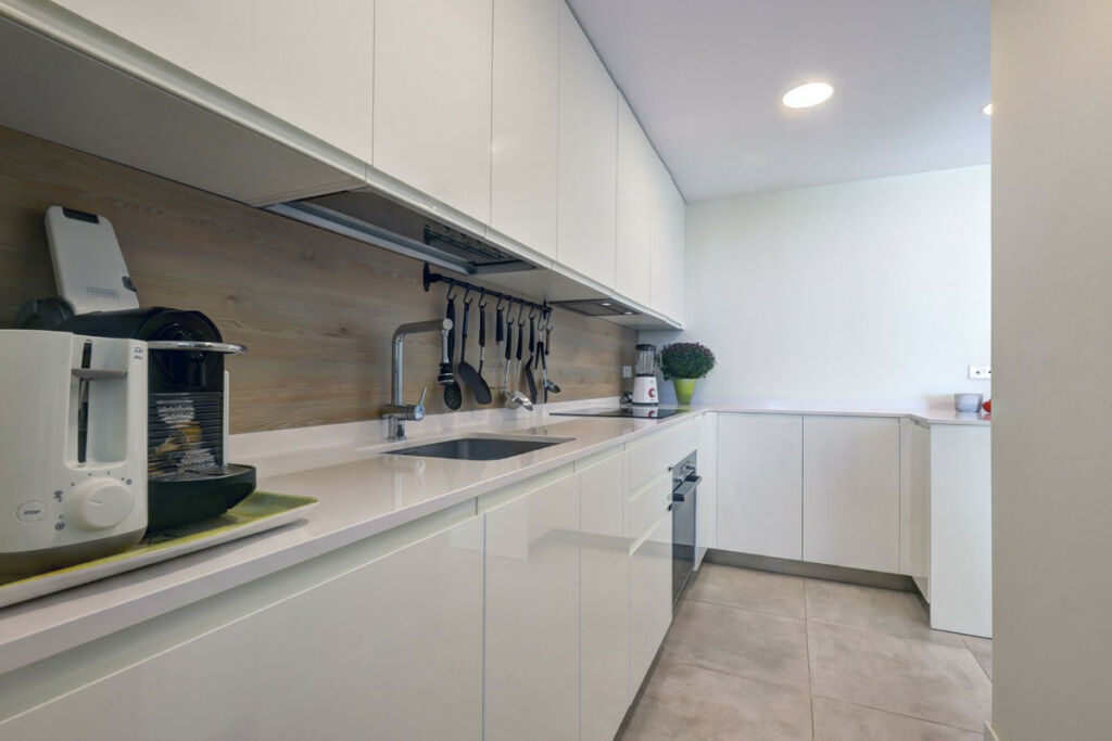 Middle Floor Apartment Selwo Málaga - image 8