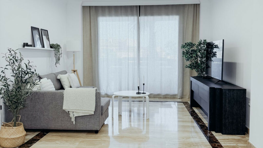 Middle Floor Apartment Estepona Málaga - image 8