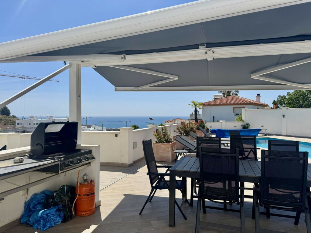 Detached Villa Estepona Málaga - image 8