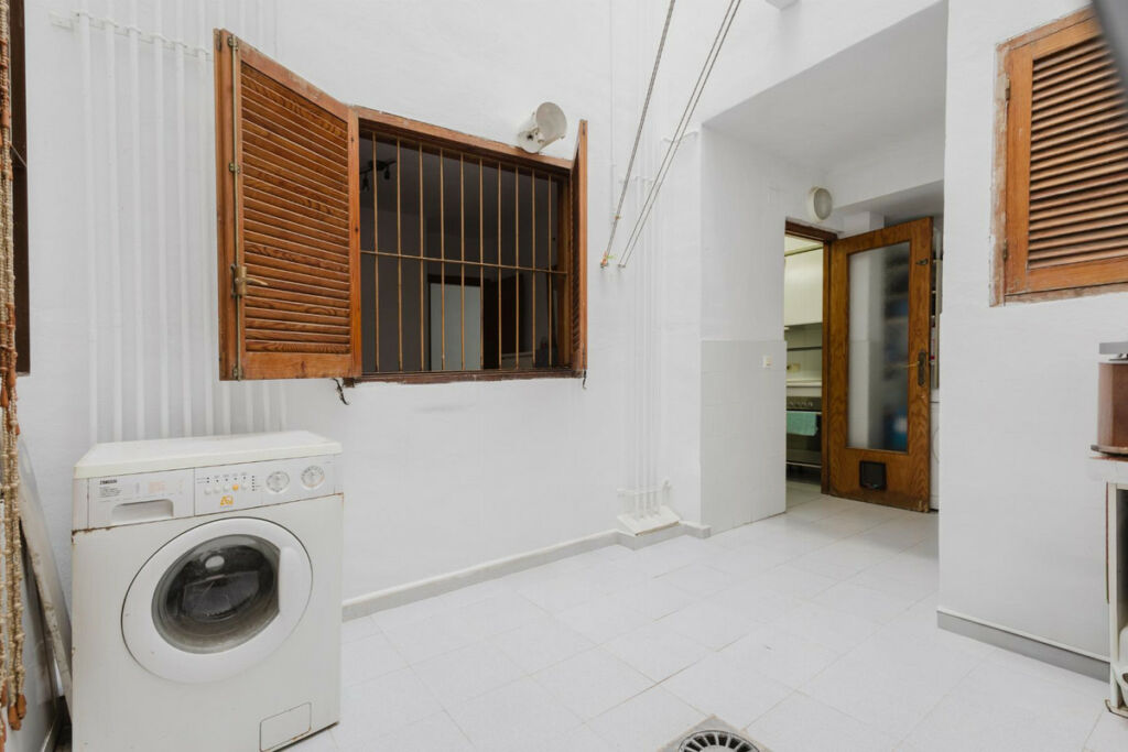 Middle Floor Apartment Torrevieja Alicante - image 8
