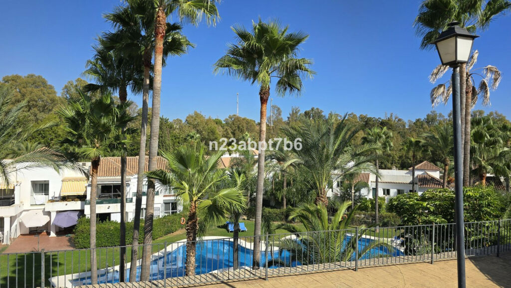 Ground Floor Apartment Nueva Andalucía Málaga - image 8