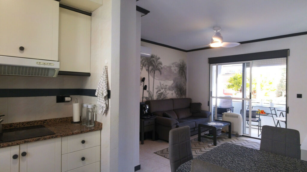 Middle Floor Apartment Torrevieja Alicante - image 8