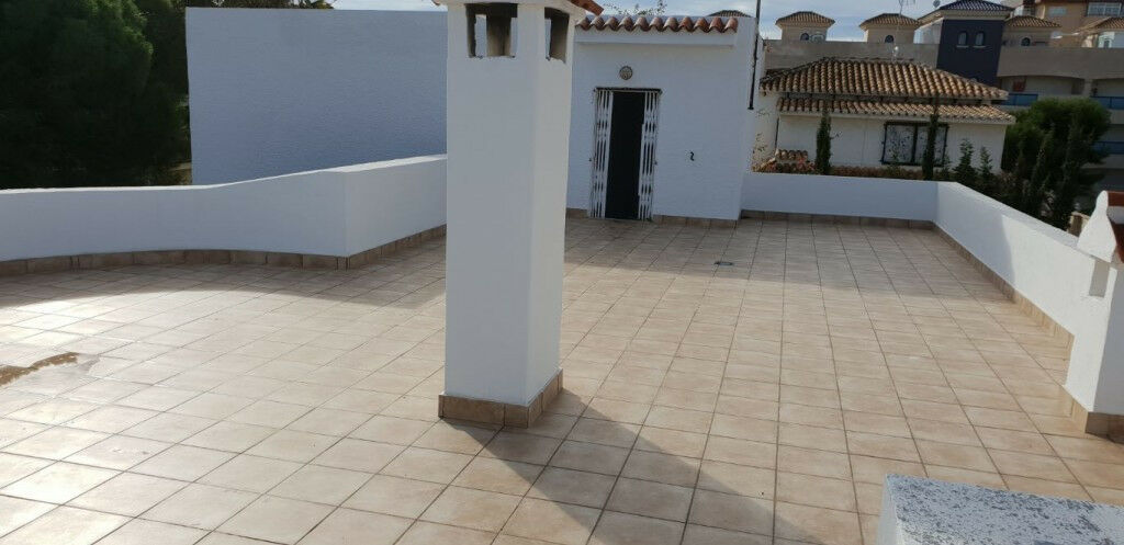 Detached Villa La Zenia Alicante - image 8