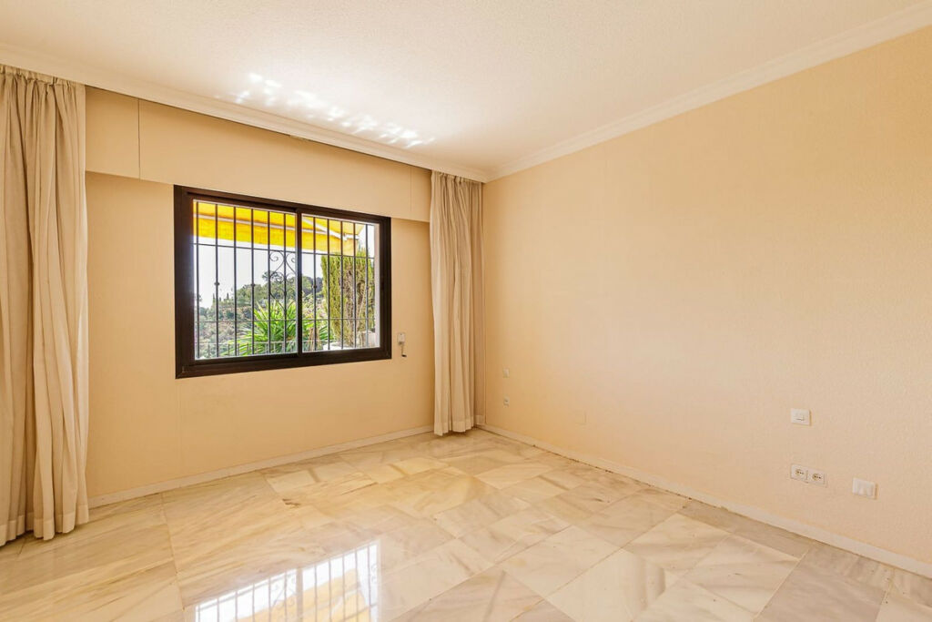 Ground Floor Apartment Los Almendros Málaga - image 8