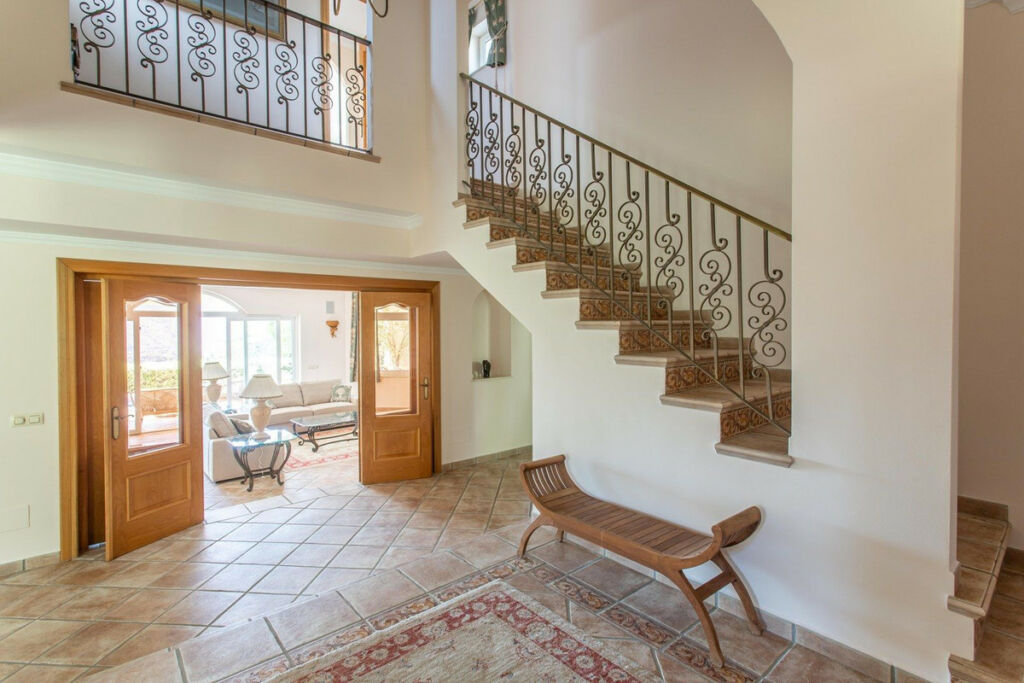 Detached Villa Istán Málaga - image 8