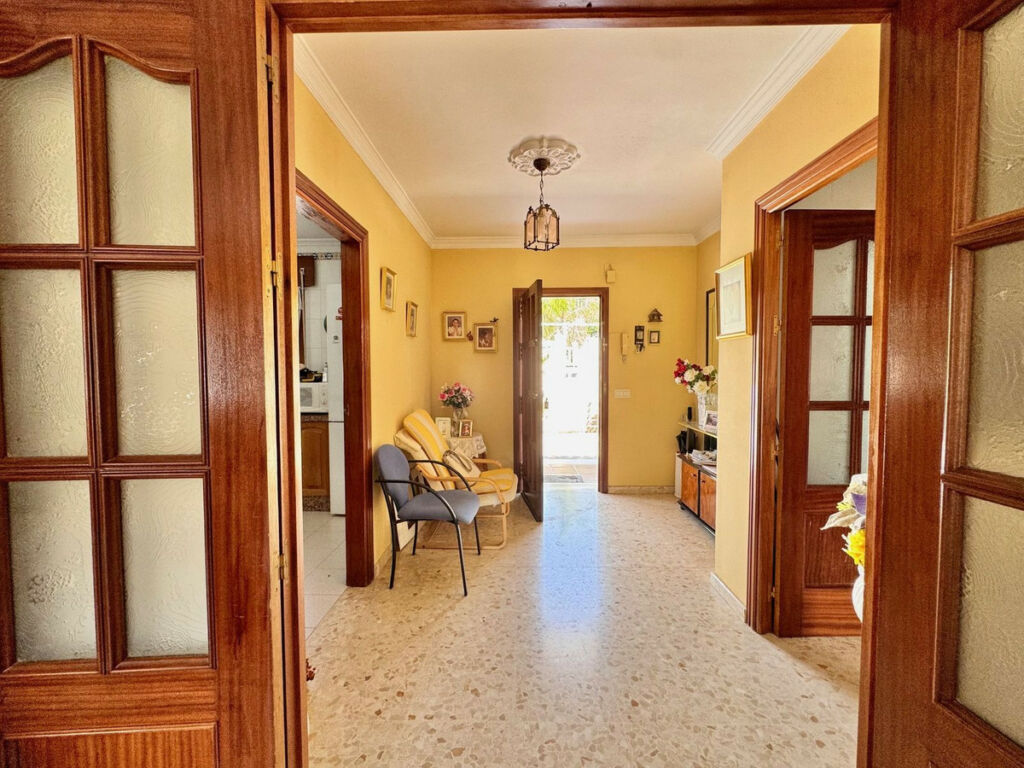Detached Villa Alhaurín de la Torre Málaga - image 8