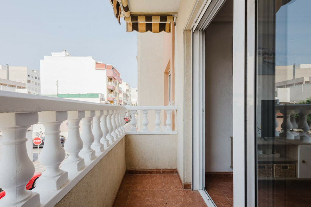 Middle Floor Apartment Torrevieja Alicante - image 8