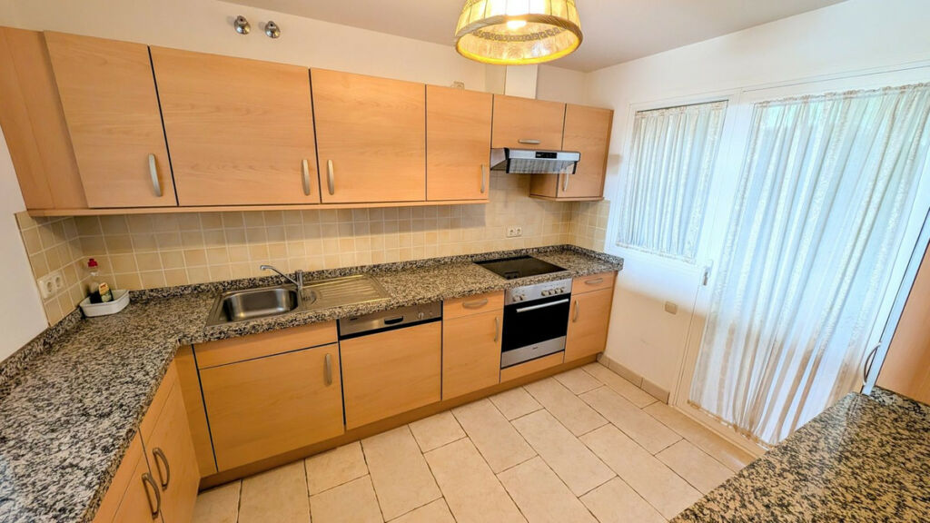 Ground Floor Apartment Benahavís Málaga - image 8