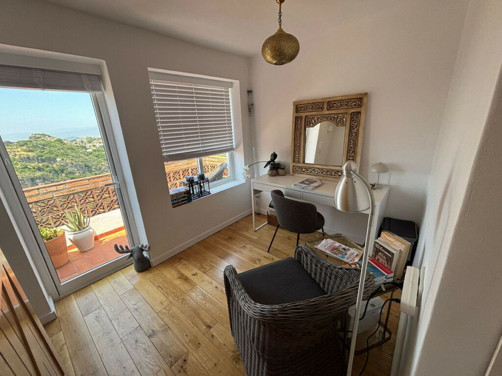 Townhouse Casares Málaga - image 8