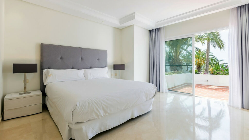 Penthouse Duplex Puerto Banús Málaga - image 8