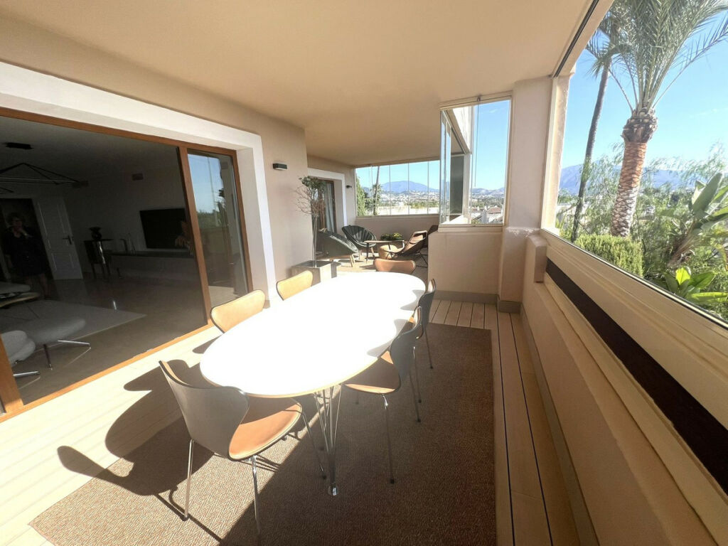 Middle Floor Apartment El Paraiso Málaga - image 7