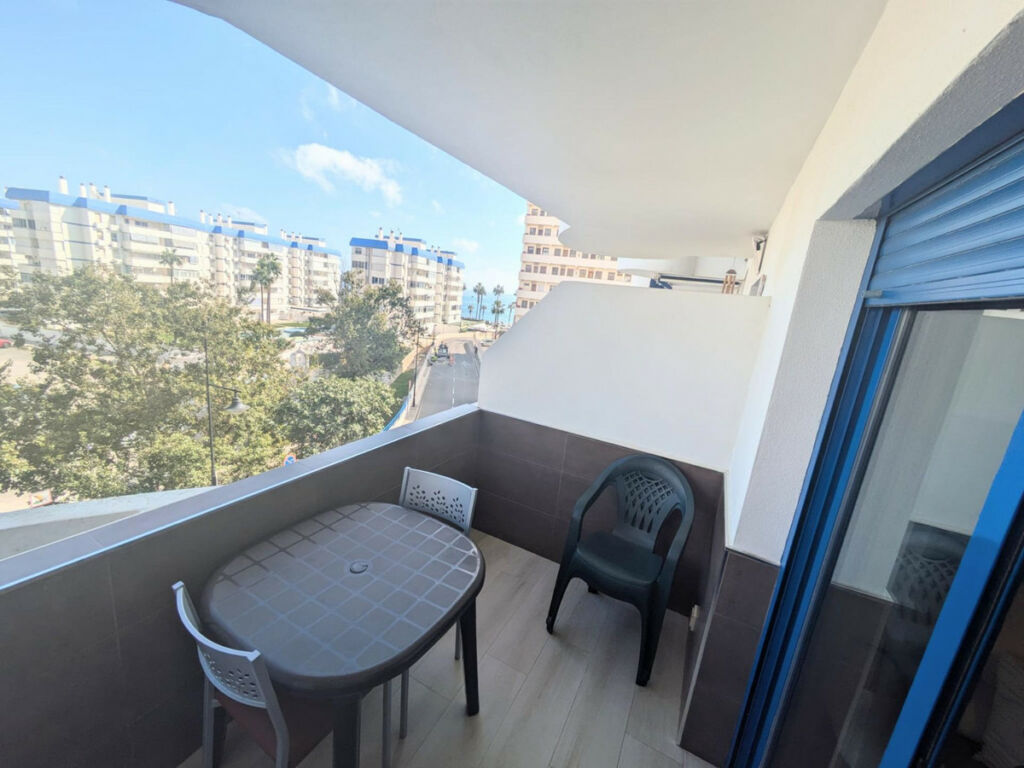Middle Floor Apartment Benalmadena Costa Málaga - image 8