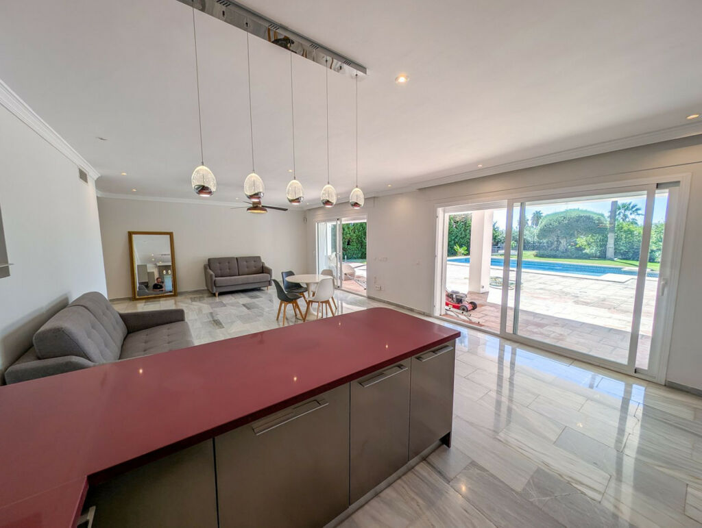Detached Villa Nueva Andalucía Málaga - zdjęcie 8