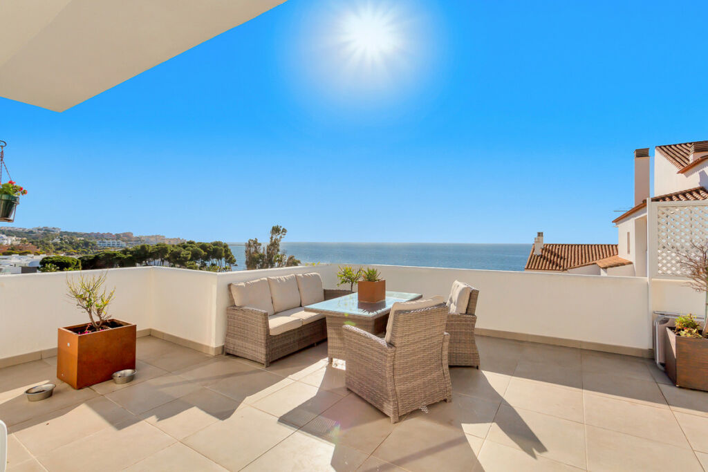 Middle Floor Apartment Estepona Málaga - image 8