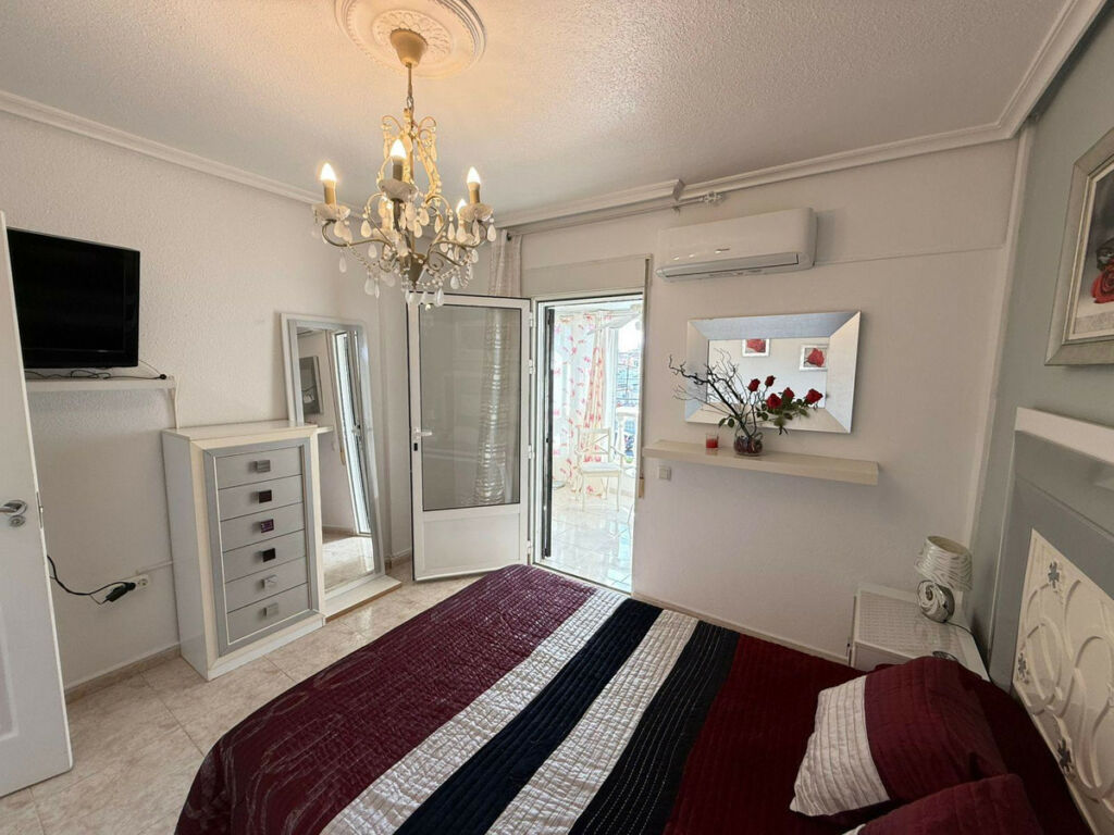 Townhouse Torrevieja Alicante - image 8