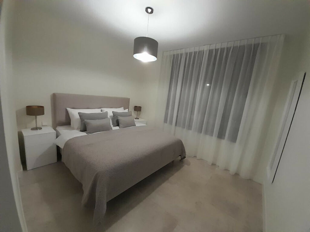 Middle Floor Apartment New Golden Mile Málaga - image 8