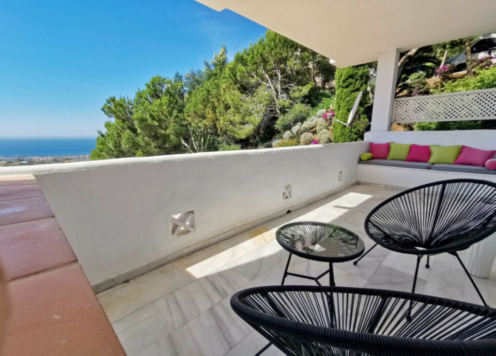 Middle Floor Apartment La Mairena Málaga - image 8