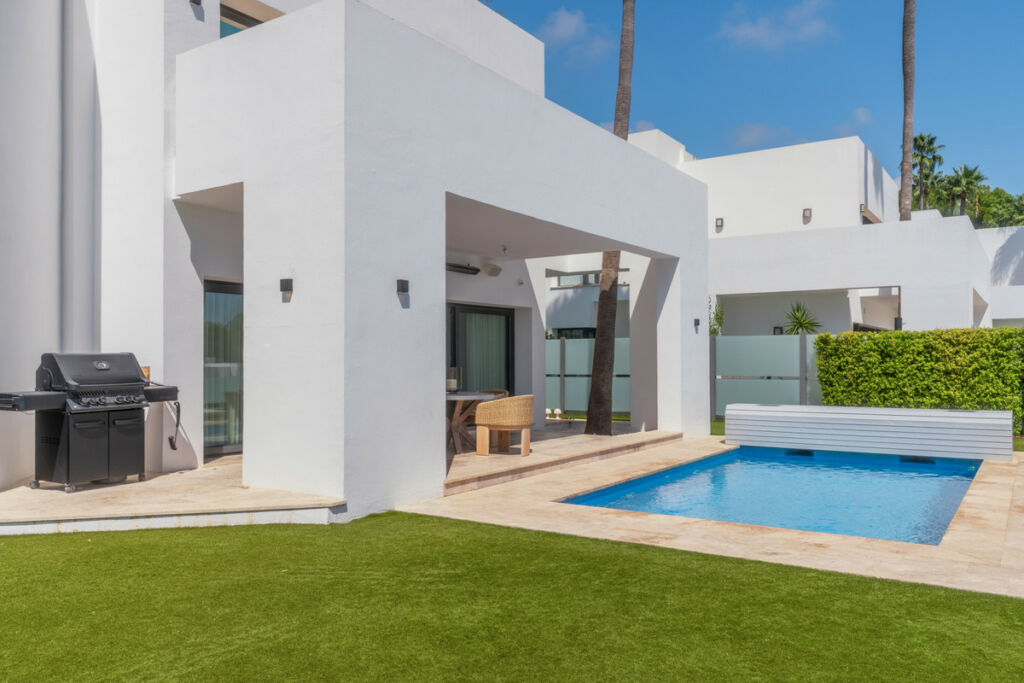 Detached Villa Benahavís Málaga - image 8