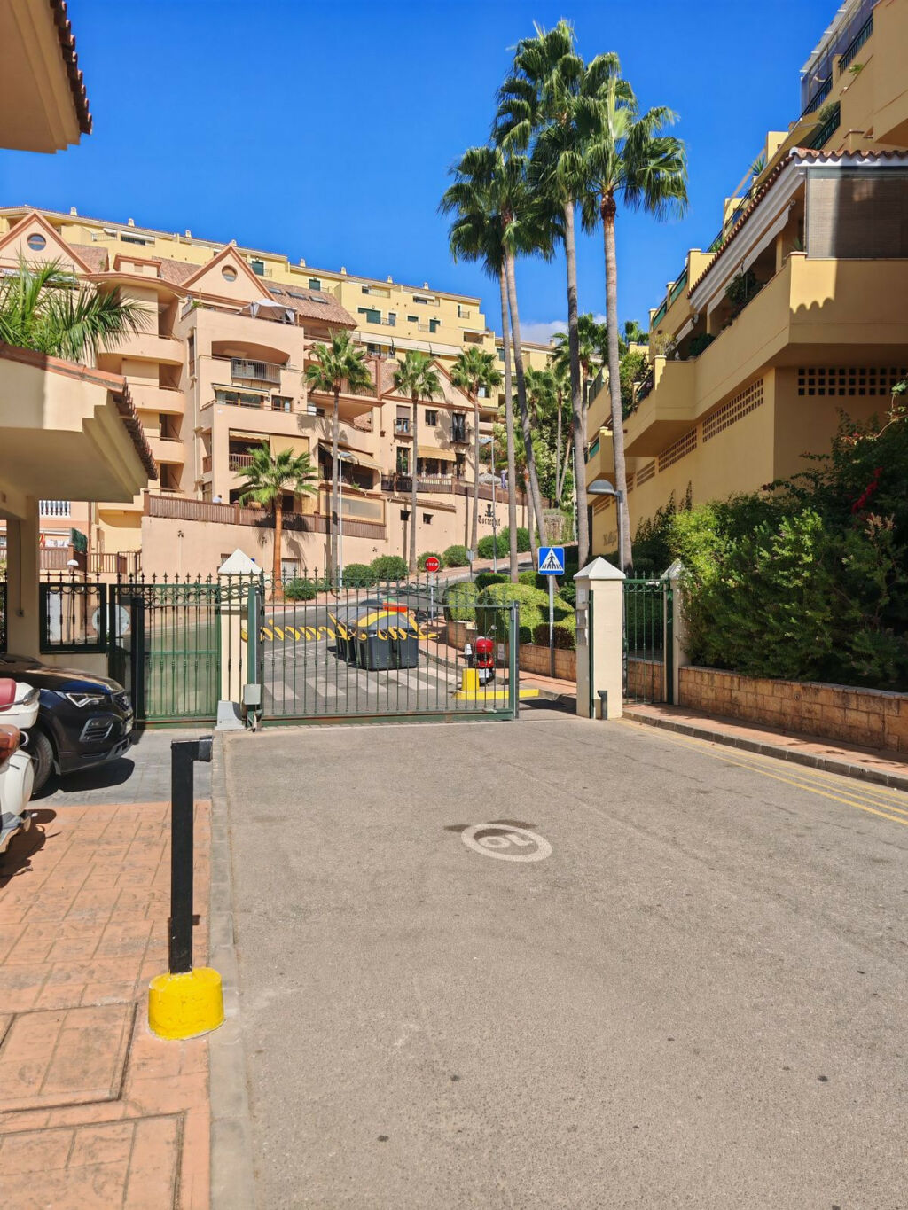 Middle Floor Apartment Benalmadena Costa Málaga - image 8