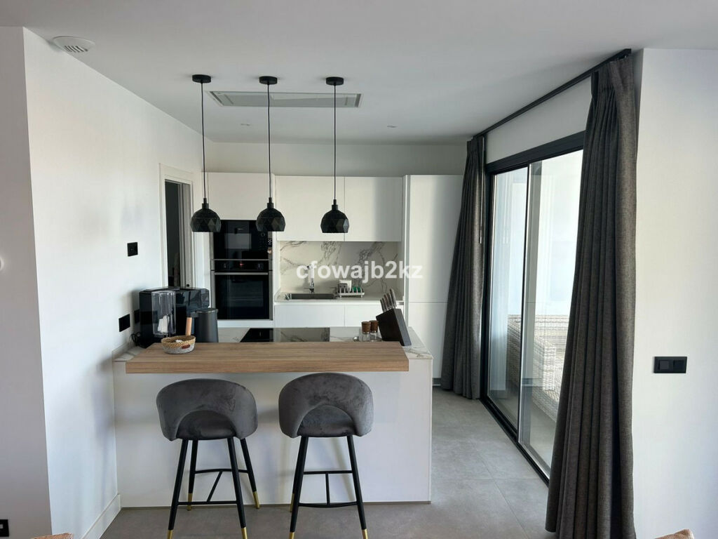 Top Floor Apartment Estepona Málaga - image 8