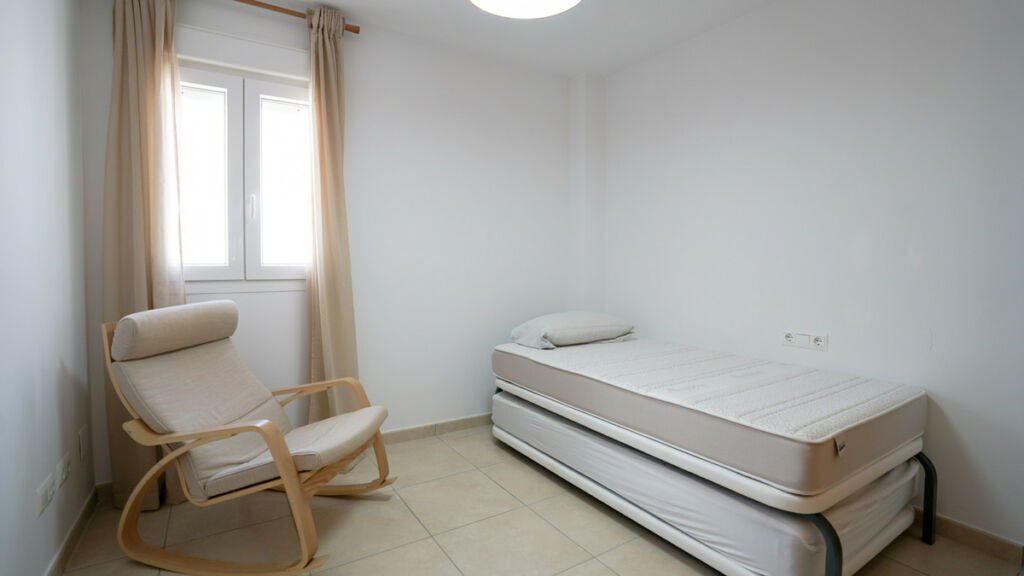 Middle Floor Apartment Nueva Andalucía Málaga - image 8