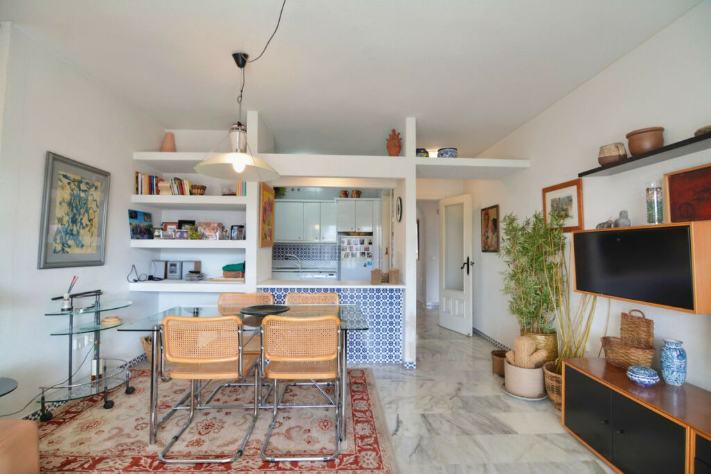 Middle Floor Apartment Fuengirola Málaga - image 8