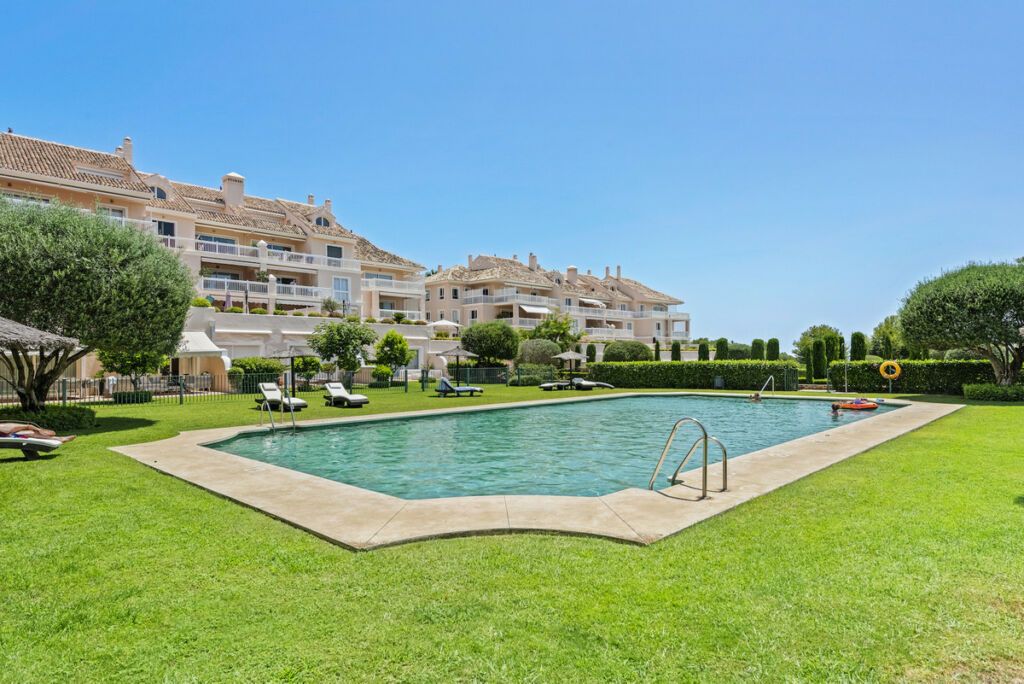 Ground Floor Apartment Los Flamingos Málaga - image 8