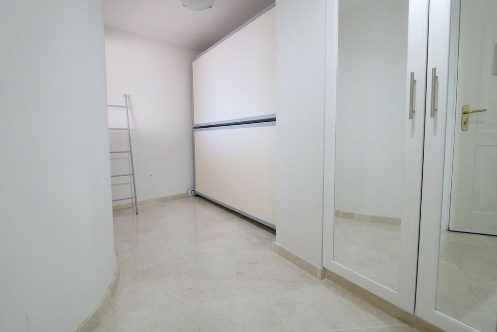 Middle Floor Apartment Puerto de Cabopino Málaga - image 8
