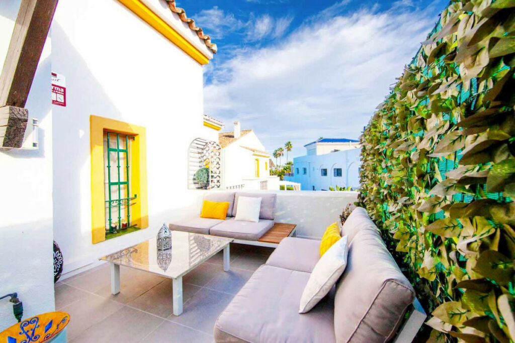 Townhouse Estepona Málaga - image 8