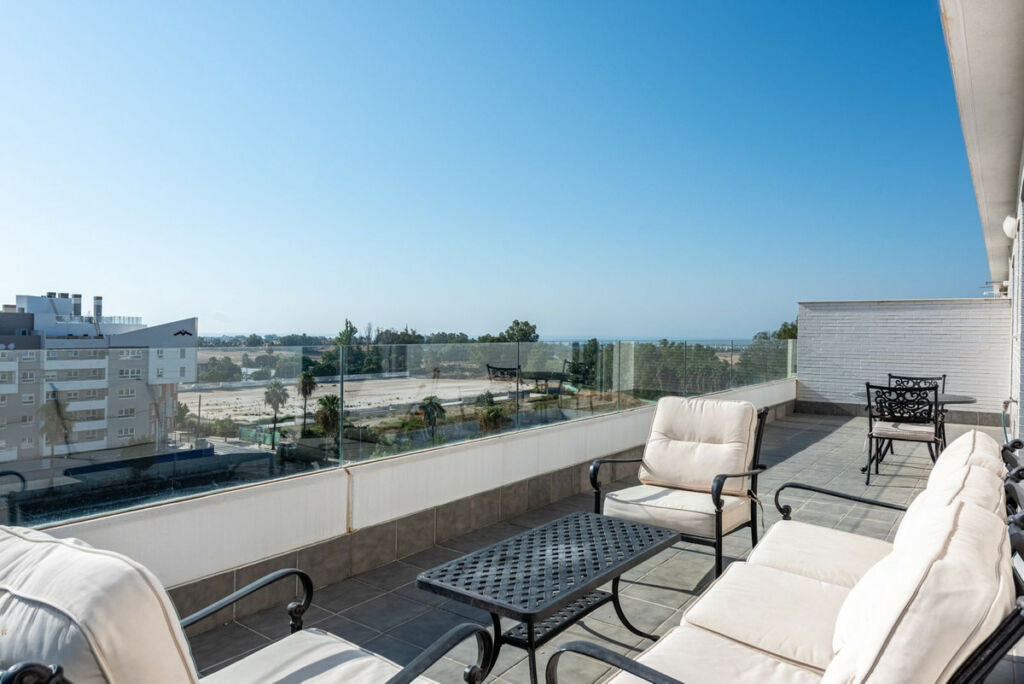 Penthouse Nueva Andalucía Málaga - image 8