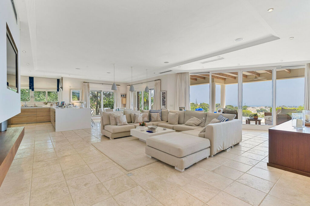 Detached Villa La Quinta Málaga - image 8