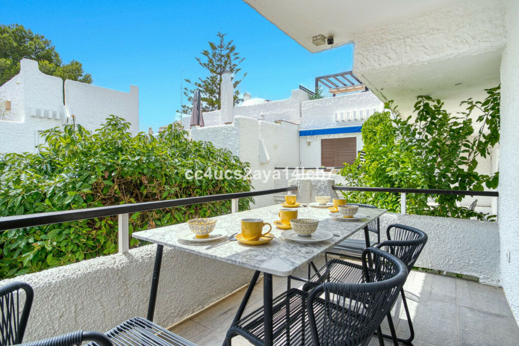 Townhouse Nueva Andalucía Málaga - image 8