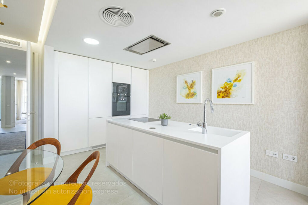 Middle Floor Apartment Estepona Málaga - image 8