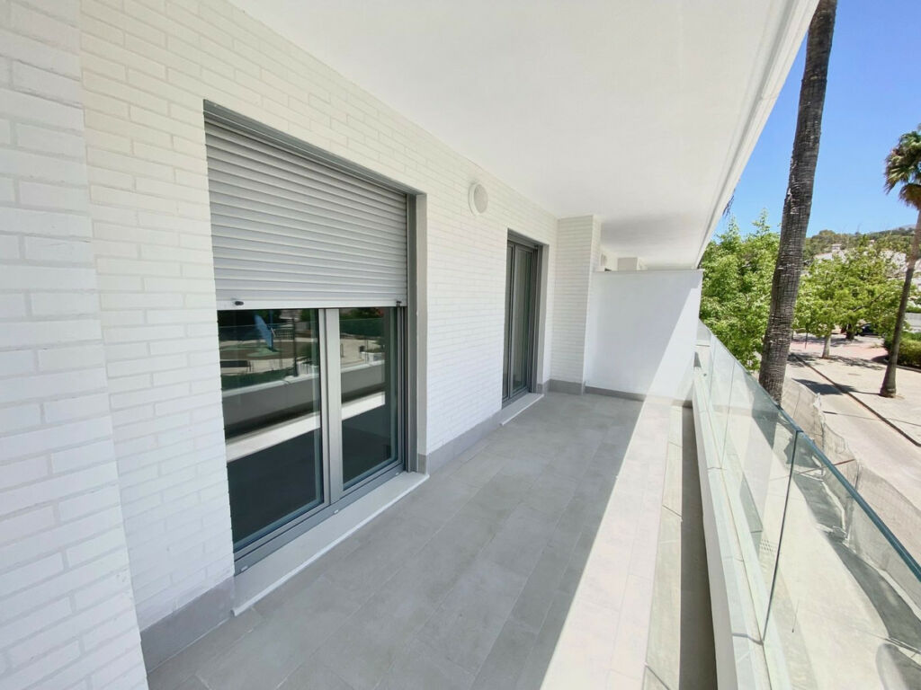 Middle Floor Apartment Nueva Andalucía Málaga - image 8