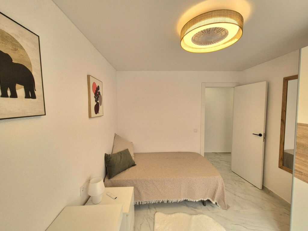 Middle Floor Apartment Torrevieja Alicante - image 8