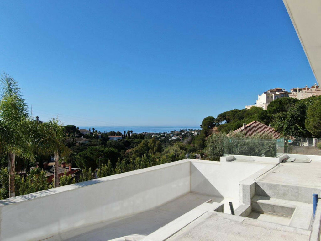 Detached Villa Elviria Málaga - image 8