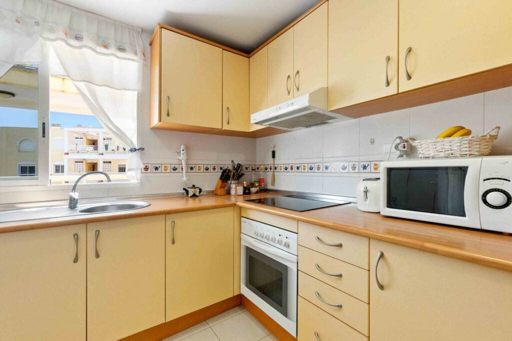 Middle Floor Apartment Campoamor Alicante - image 8