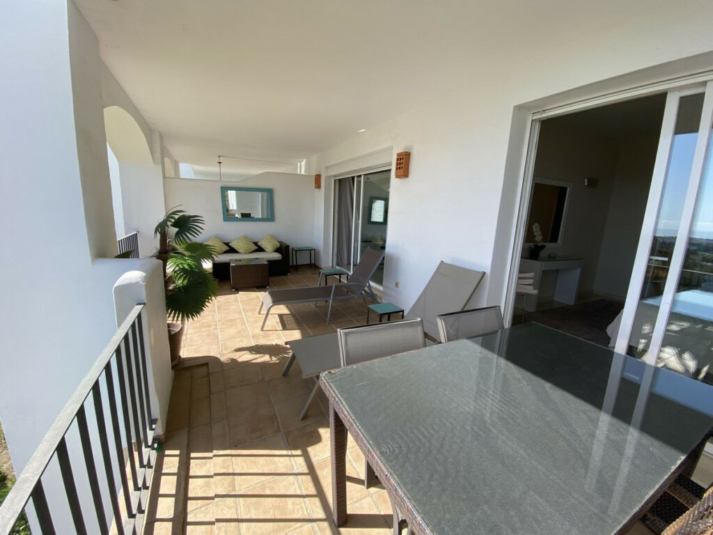 Middle Floor Apartment La Quinta Málaga - image 8