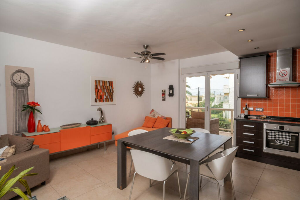 Middle Floor Apartment La Cala Málaga - image 8