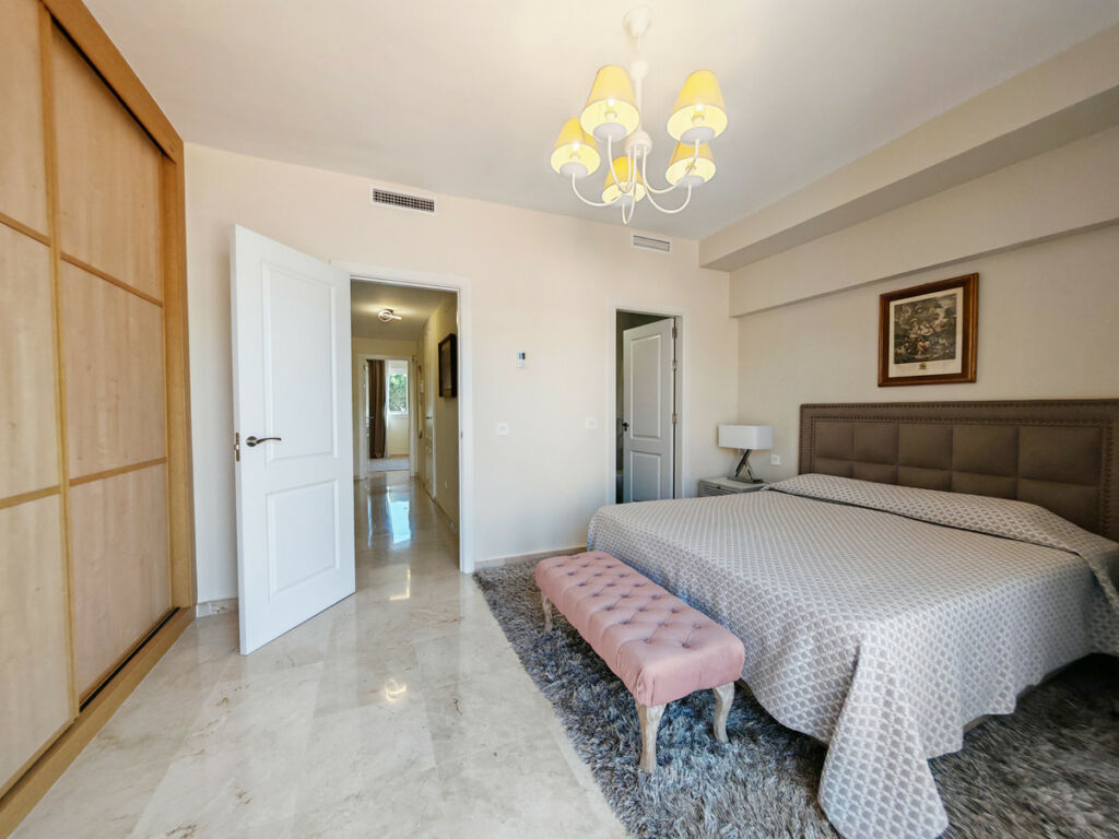 Townhouse Cabopino Málaga - image 8