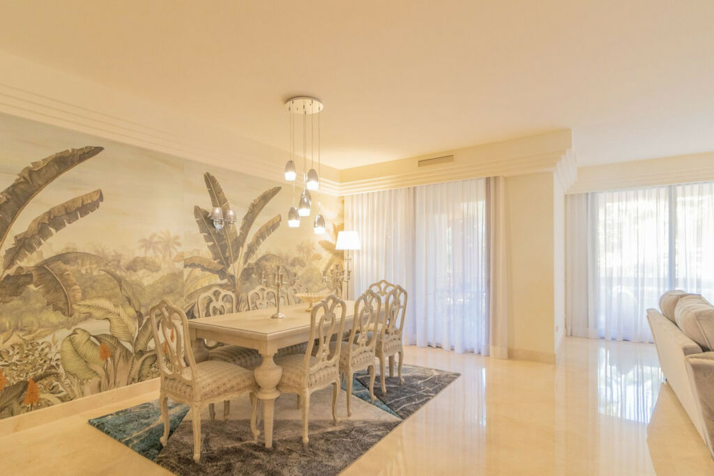 Middle Floor Apartment Nueva Andalucía Málaga - image 8