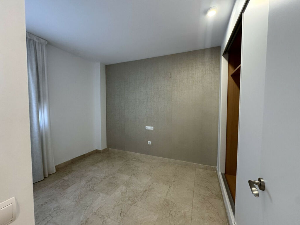 Ground Floor Apartment Atalaya Málaga - image 8