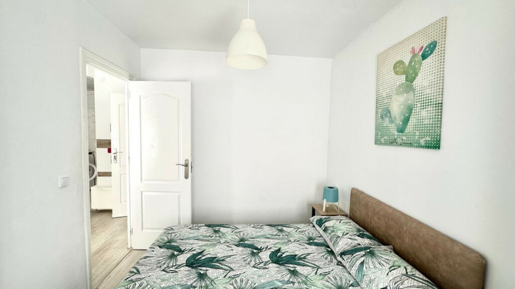 Middle Floor Apartment Torrevieja Alicante - image 8