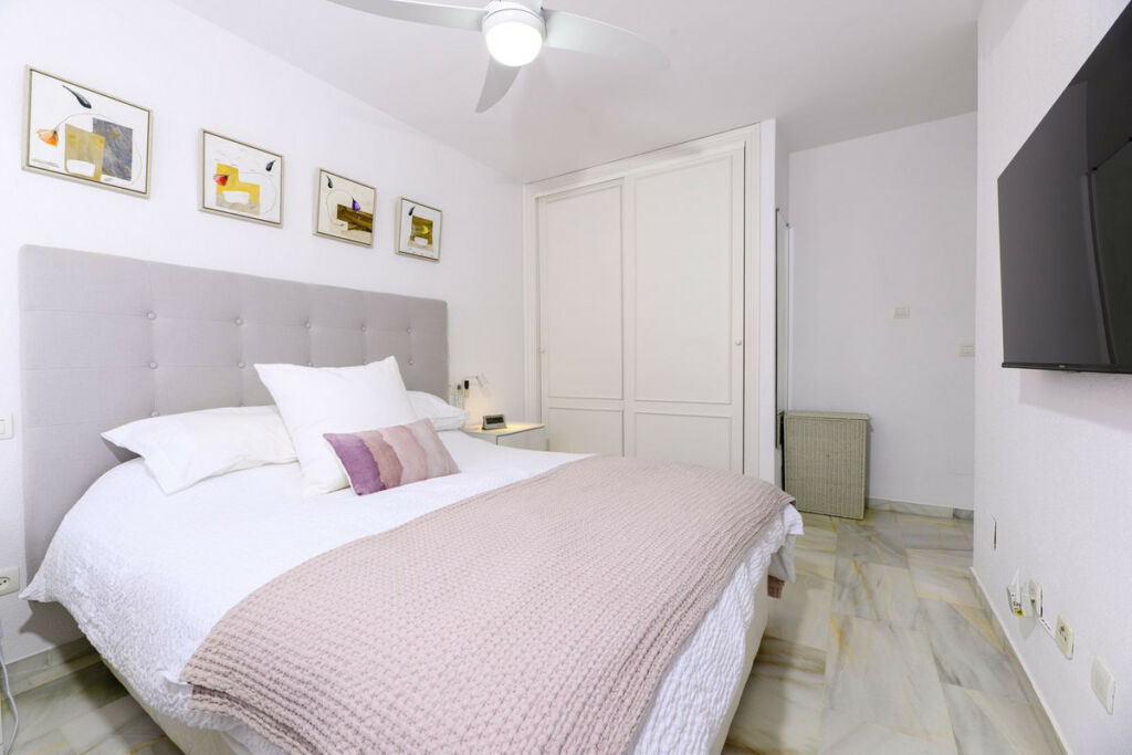 Townhouse Atalaya Málaga - image 8