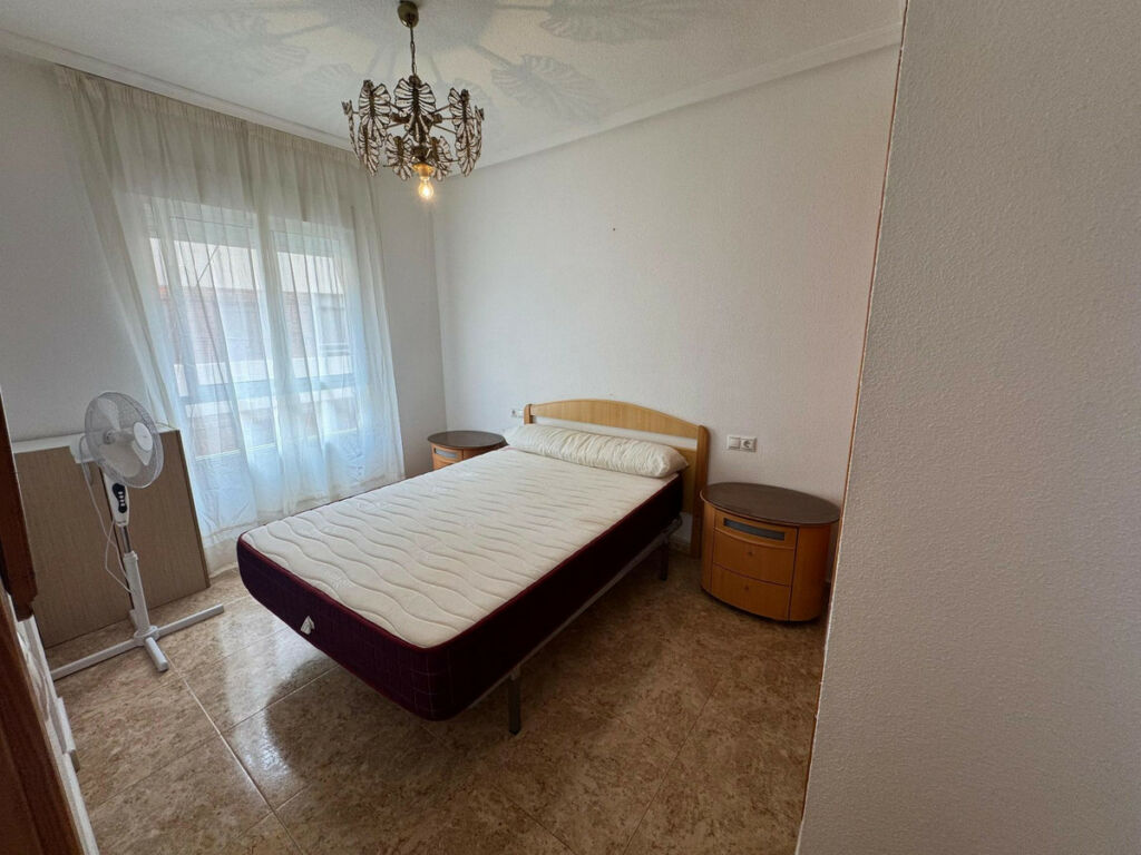Middle Floor Apartment Torrevieja Alicante - image 8