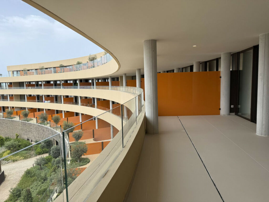 Middle Floor Apartment Higueron Málaga - image 8