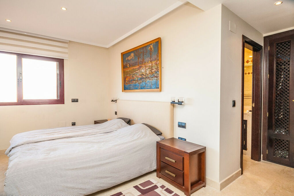 Penthouse Elviria Málaga - image 8