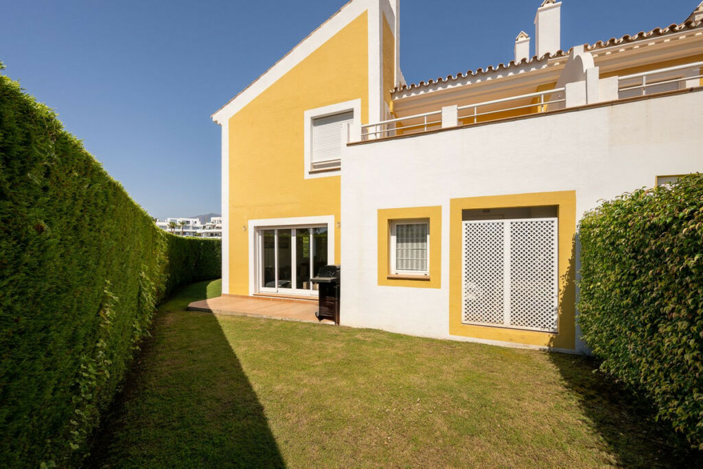Townhouse Estepona Málaga - image 8