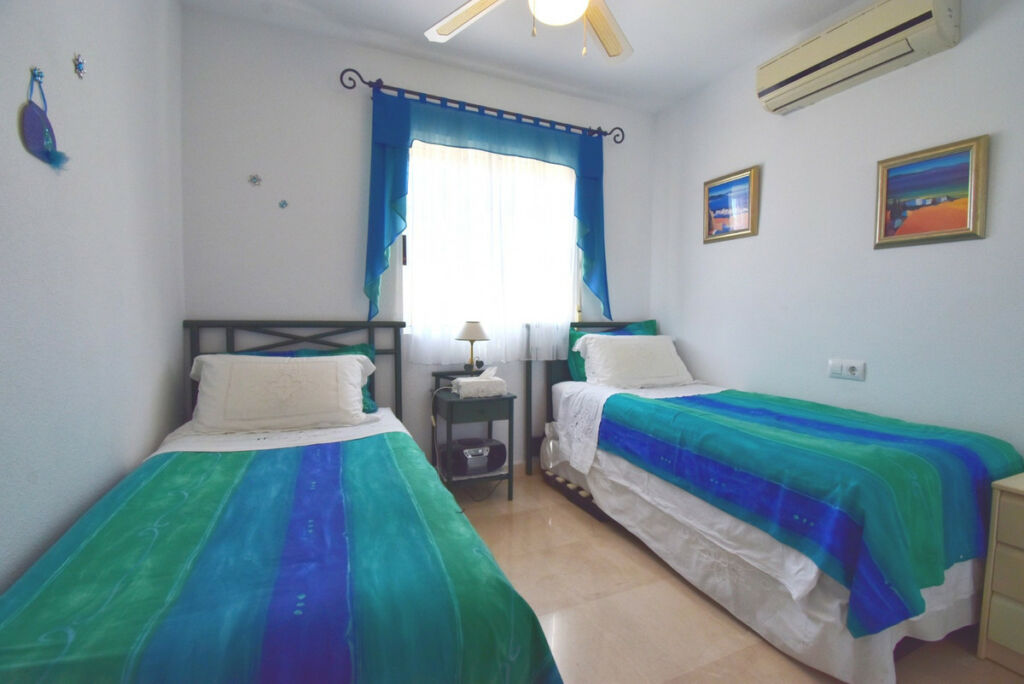 Detached Villa Playa Flamenca Alicante - image 9