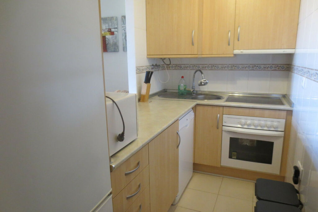Middle Floor Apartment Fuengirola Málaga - image 9